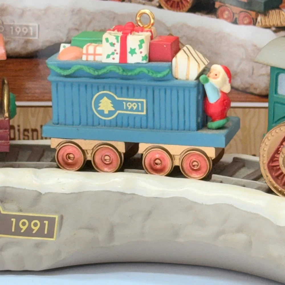 1991 Hallmark Keepsake Claus & Co RR Train Ornament Set 1-4 with Display Base